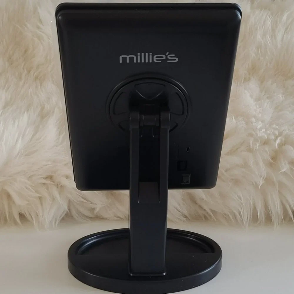 MILLIE'S VANITY Light Mirror